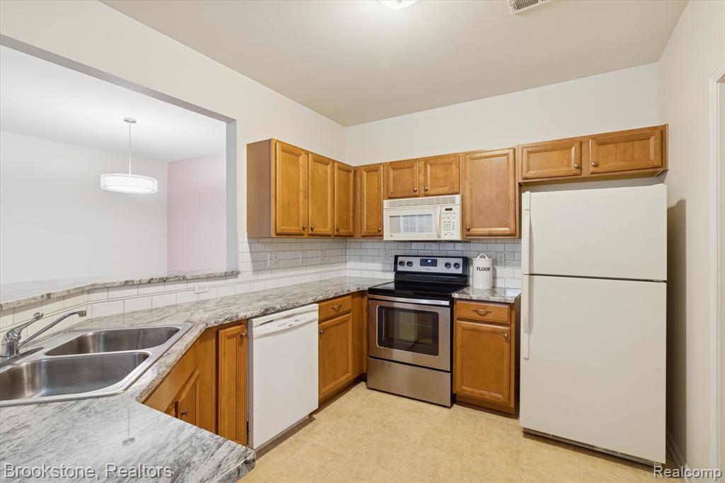 15940 Morningside, Northville, MI 48168 — Photo 12