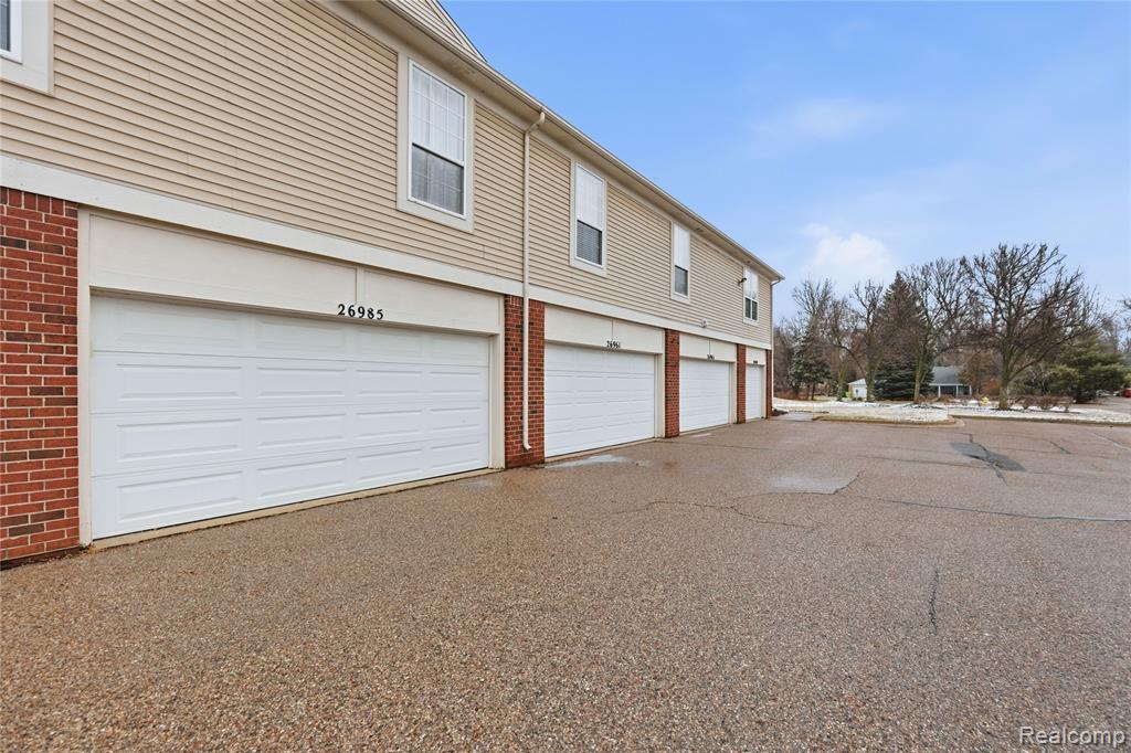 26985 Carrington Place, Harrison Township, MI — Photo 18