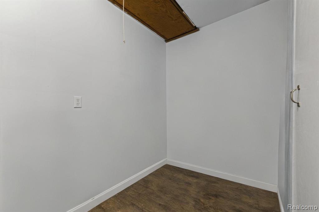 5759 Deering Street, Garden City, MI — Photo 12