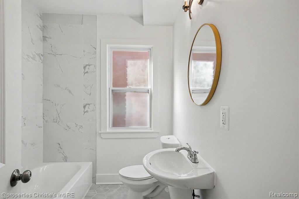 5984 Kensington Avenue, Detroit, MI 48224 — Photo 11