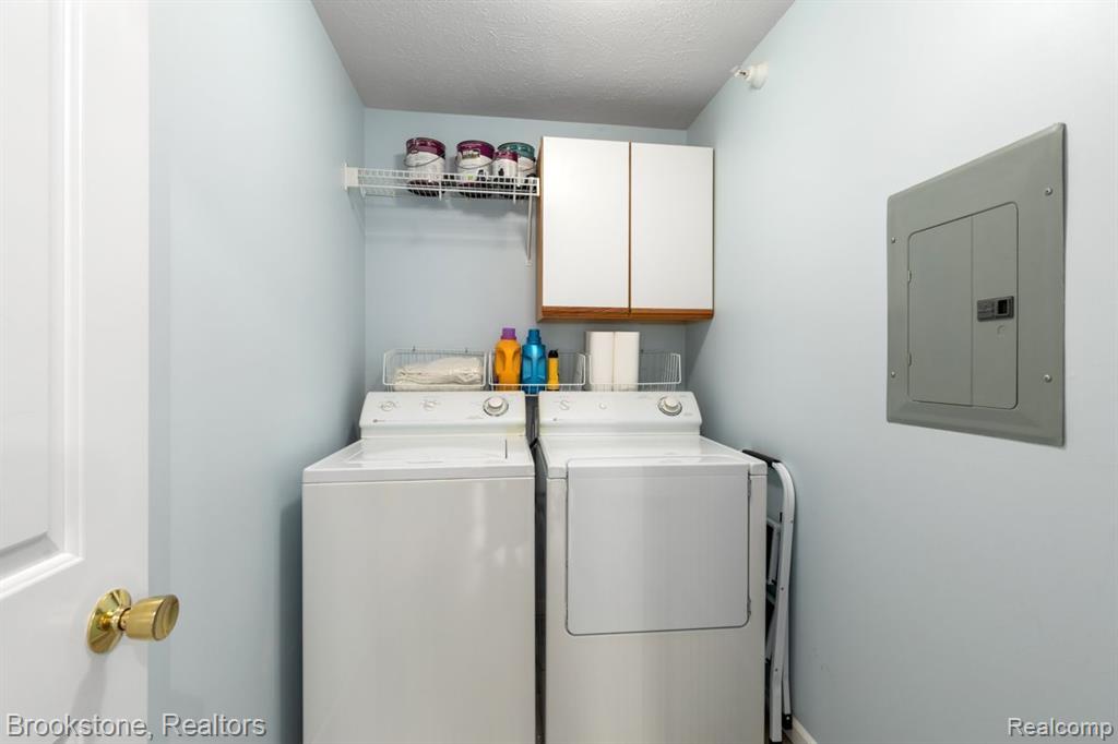 5807 CROSSWINDS Drive, 24, Norton Shores, MI 49444 — Photo 8