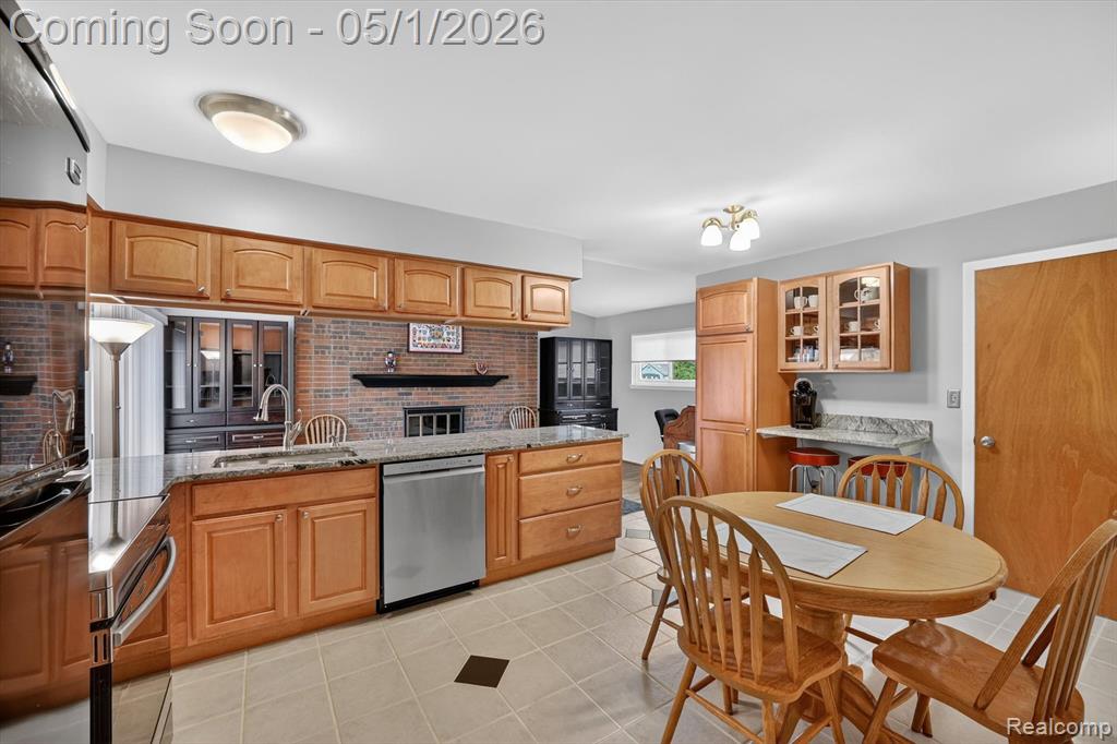 7061 London Court, Canton, MI 48187 — Photo 7