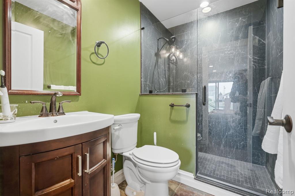 37752 Huron Pointe Drive, Harrison Township, MI — Photo 14