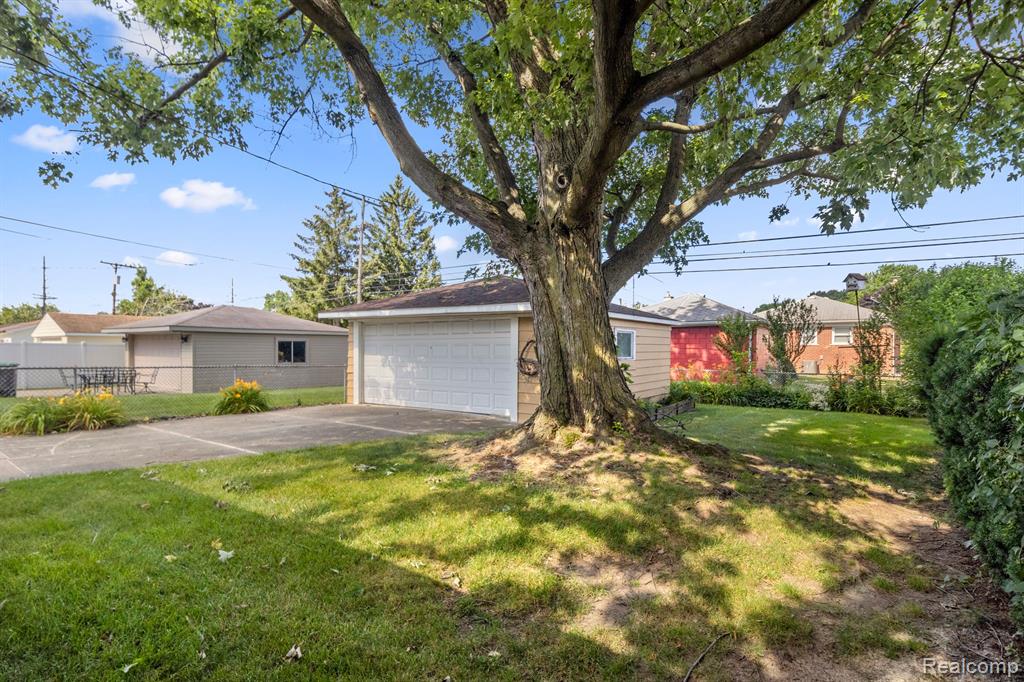 8708 HURON Street, Taylor, MI 48180 — Photo 33