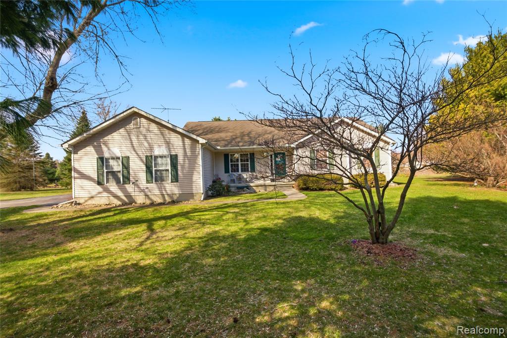 504 Overland Court, Oxford, MI 48371 — front exterior