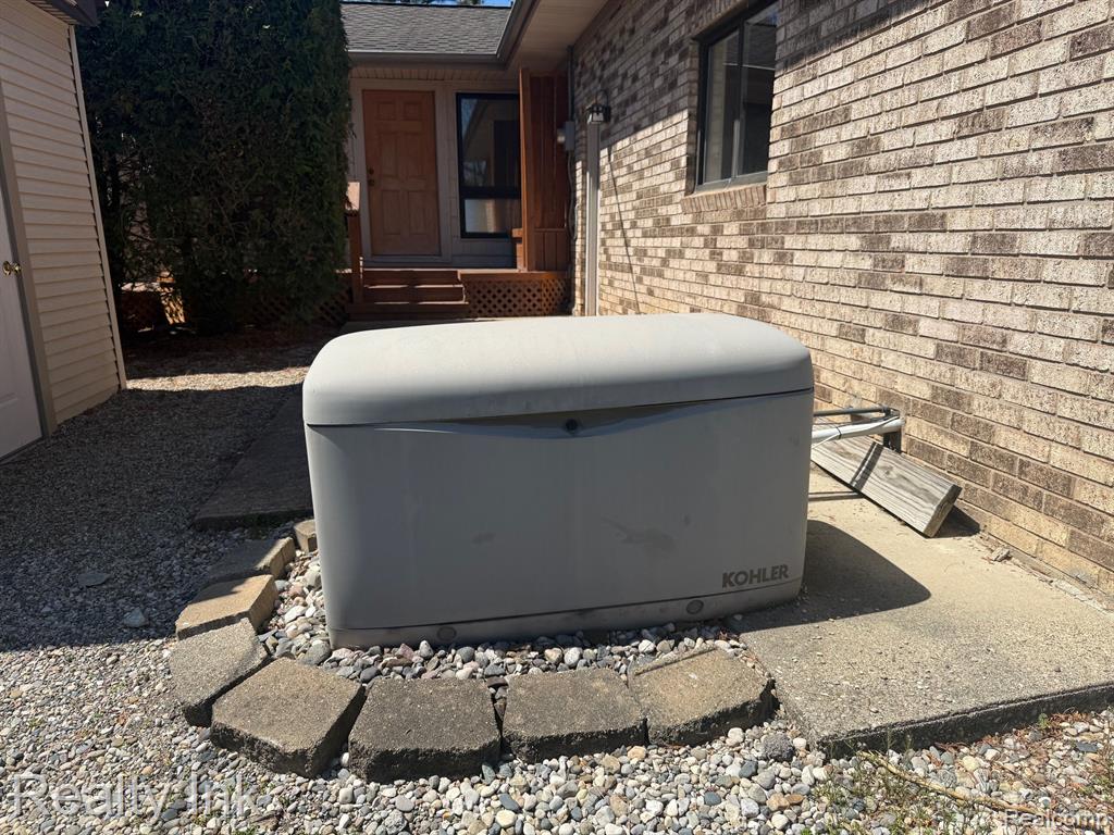 46585 MABEN Road, Canton, MI 48187 — Photo 18