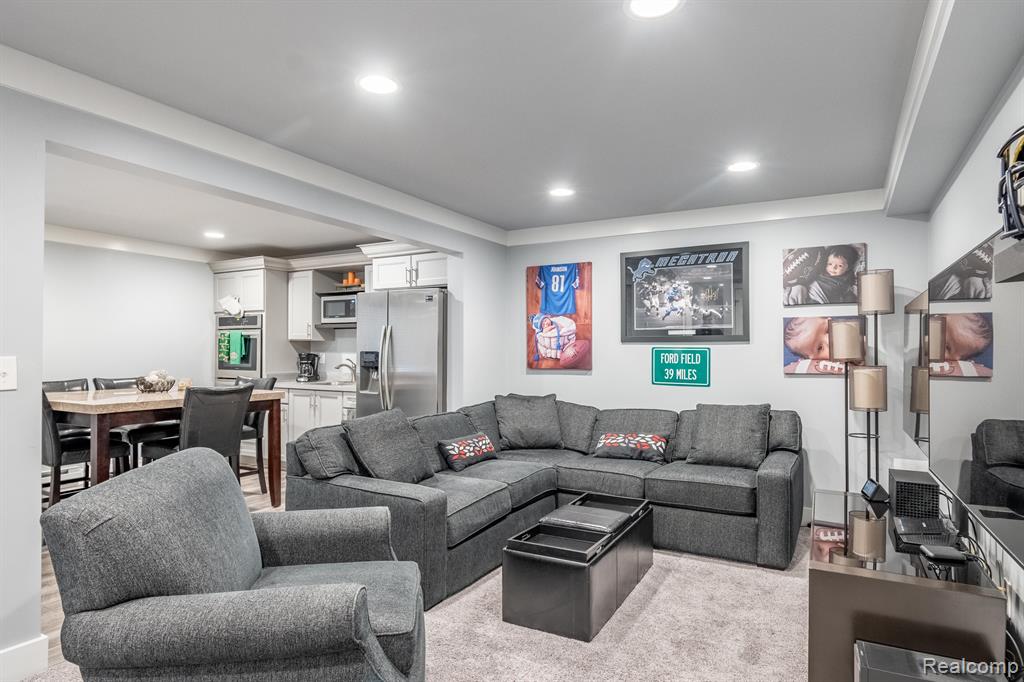 9595 NEUMANN Circle, Ypsilanti, MI 48197 — Photo 48