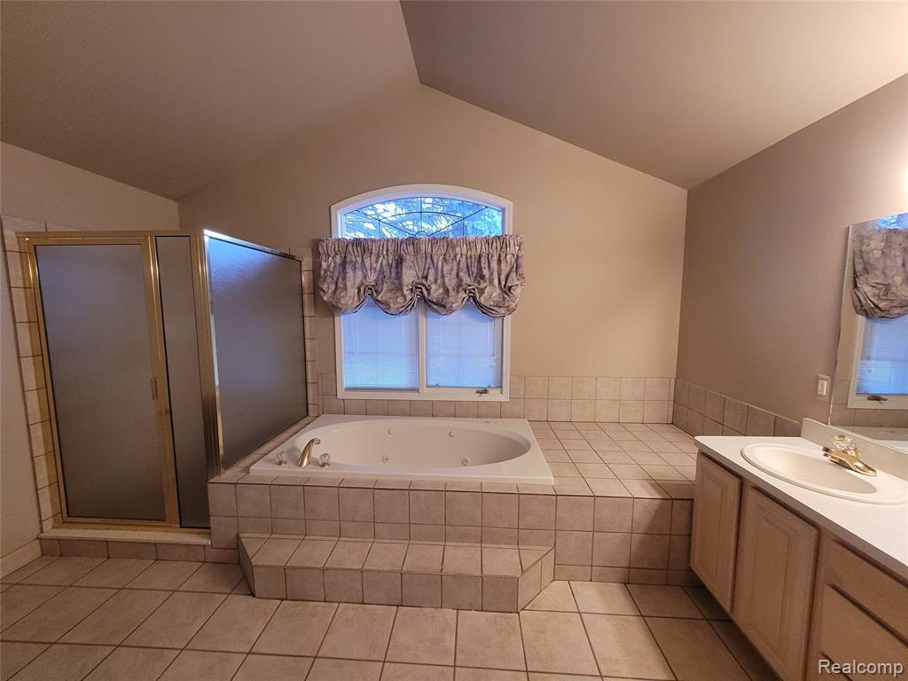 48205 Conifer Drive, Shelby Twp, MI 48315 — Photo 23