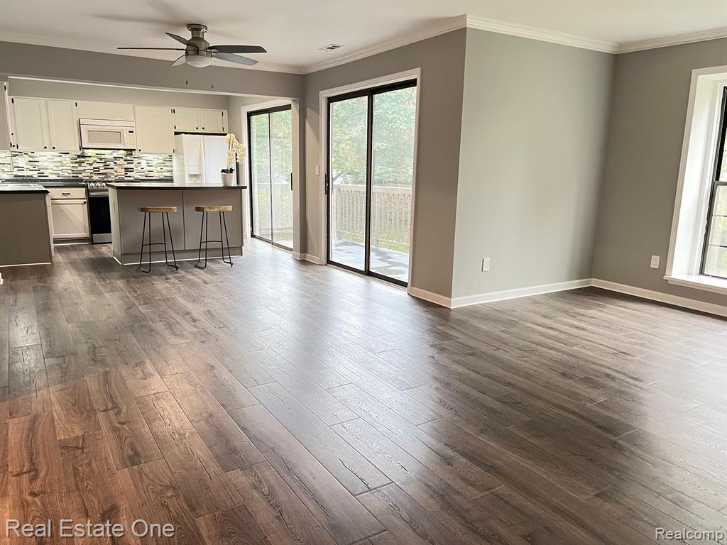37033 Ridgedale Circle, Farmington Hills, MI 48331 — Photo 4