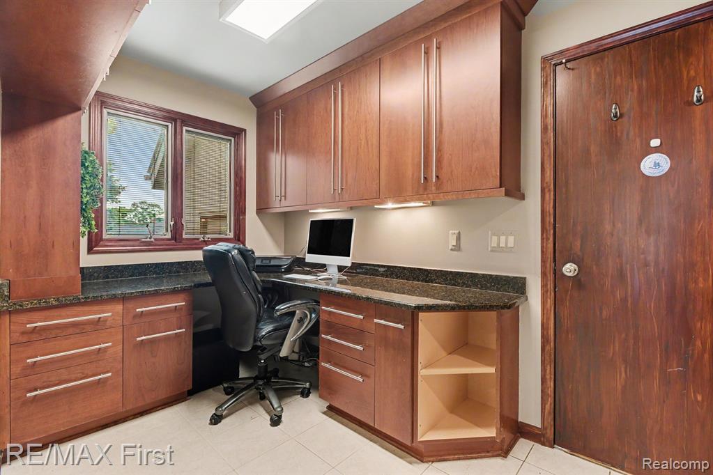 601 Brookwood Lane E, Rochester Hills, MI 48309 — Photo 20