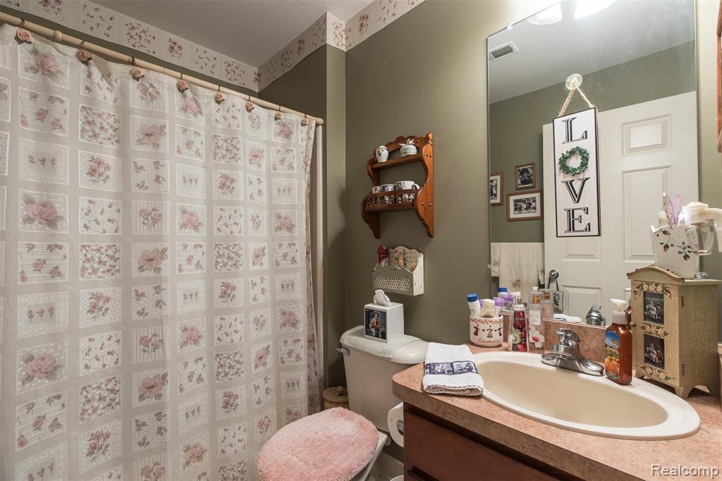 1890 Cedar Valley Drive, 38, Canton, MI 48188 — Photo 13