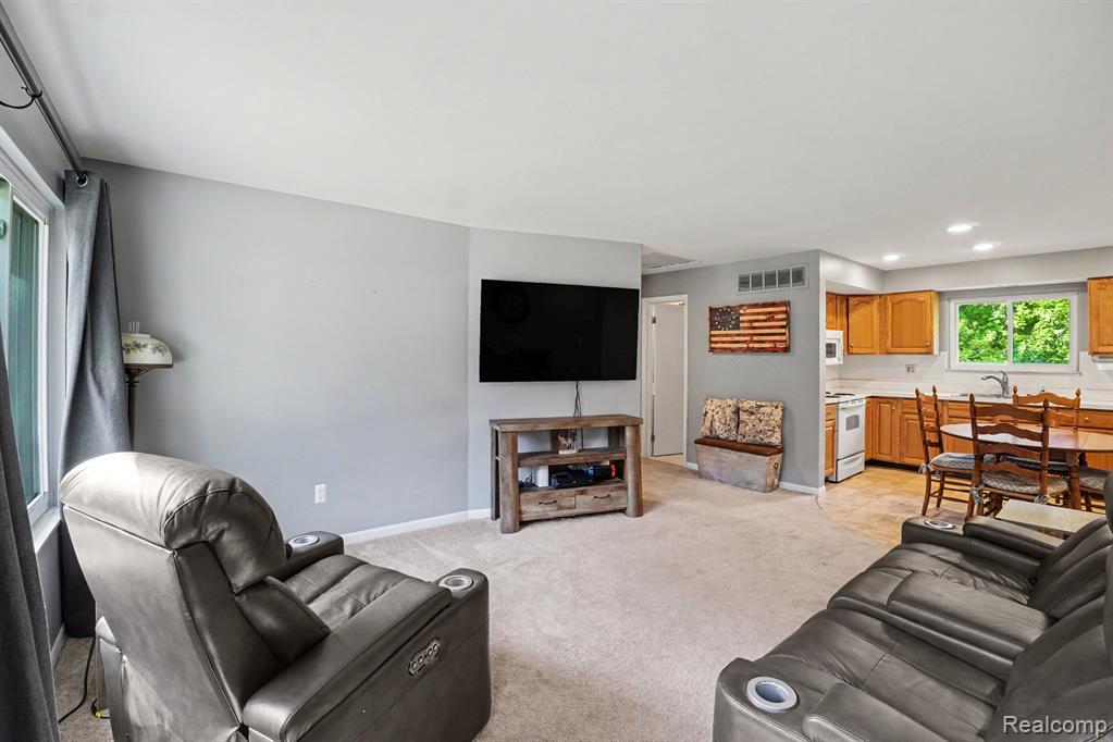 611 Bunny Run Boulevard, Lake Orion, MI 48362 — Photo 8