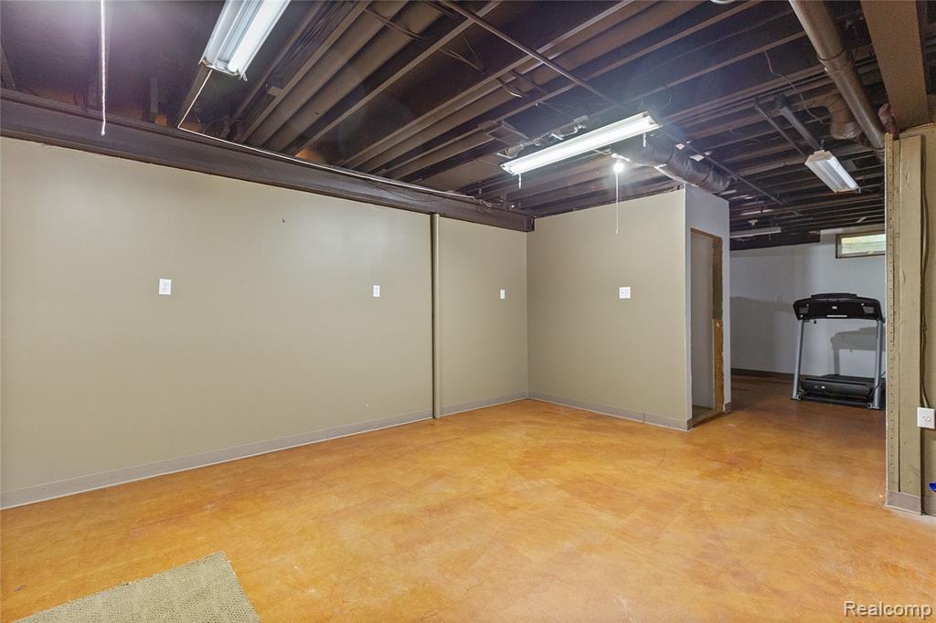 8268 Pine Lake Drive, Davisburg, MI 48350 — Photo 43