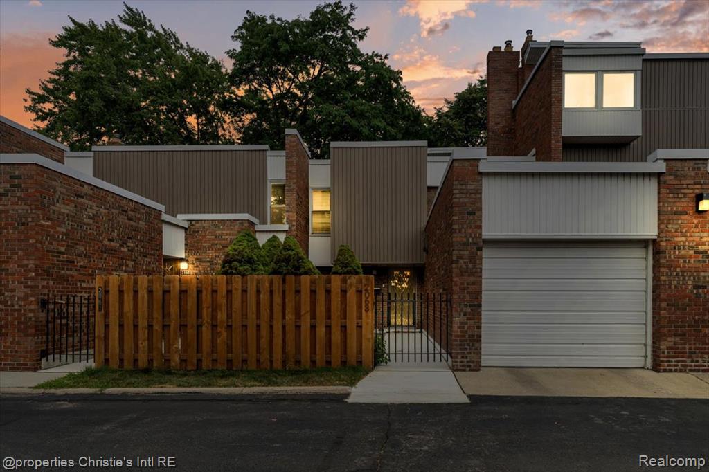 2063 Hyde Park