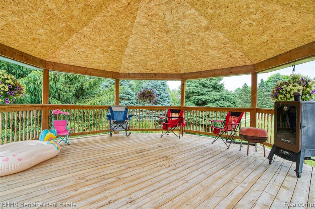 6952 Sharpe Road, Fowlerville, MI 48836 — Photo 54