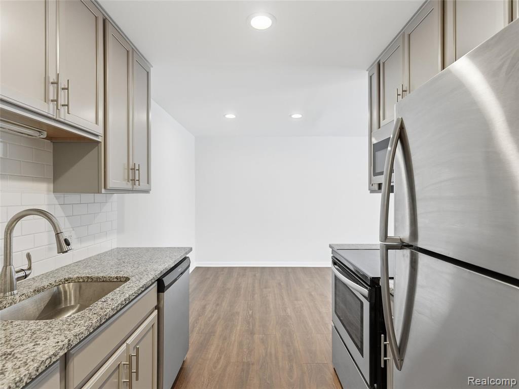 607 E Fox Hills E Drive, Bloomfield Hills, MI 48304 — Photo 7