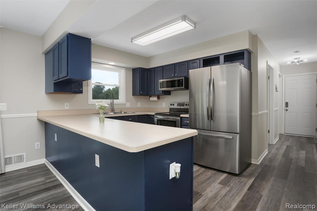 26855 King Road, Romulus, MI 48174 — Photo 9