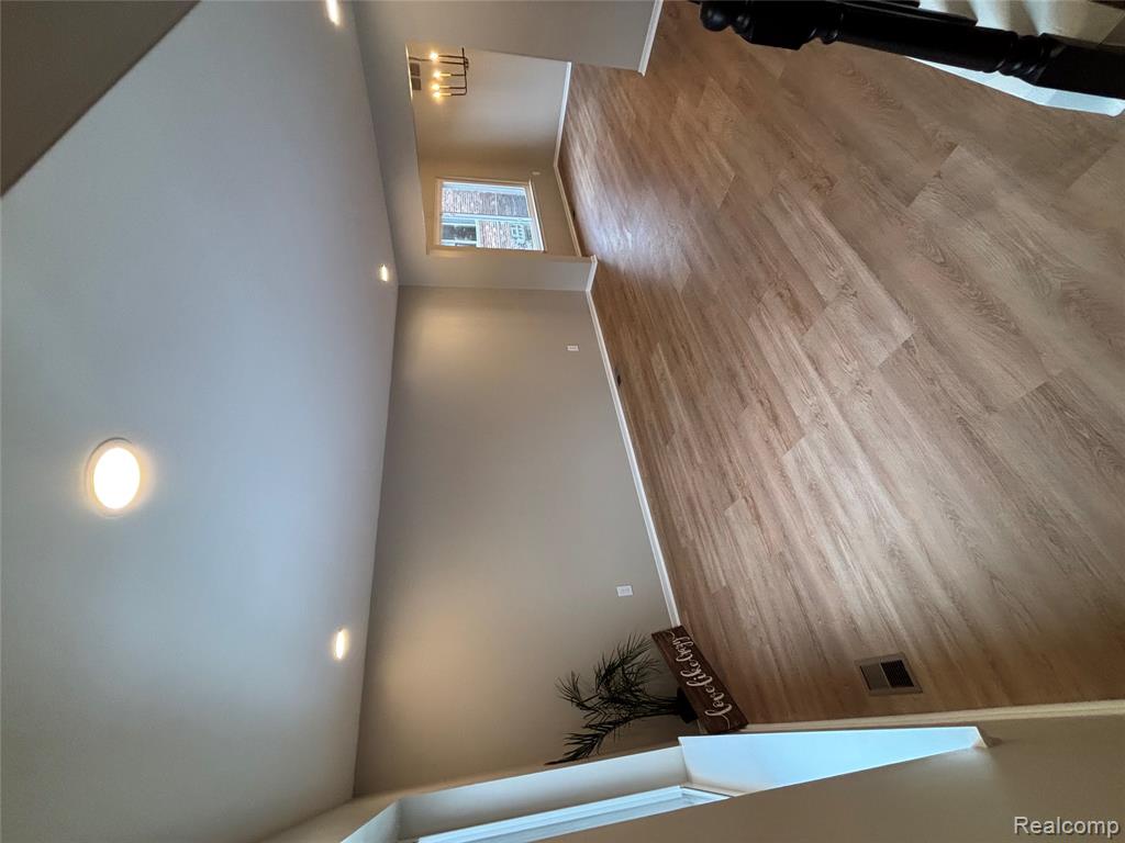 8821 Knolson Avenue, Livonia, MI 48150 — Photo 5
