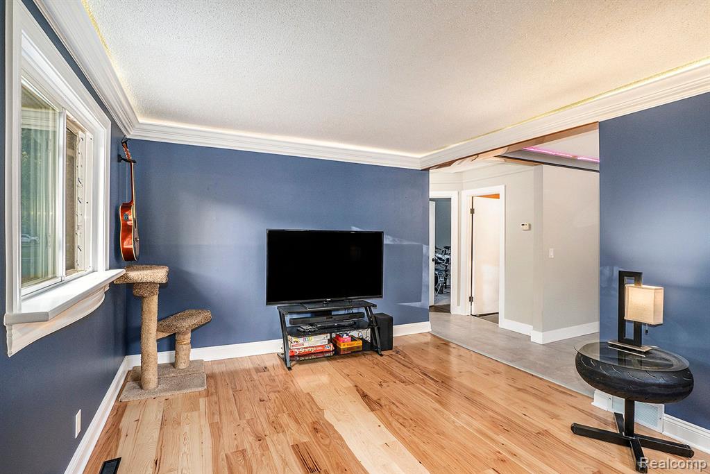 441 CLAYBURN Boulevard, Waterford, MI 48327 — Photo 4