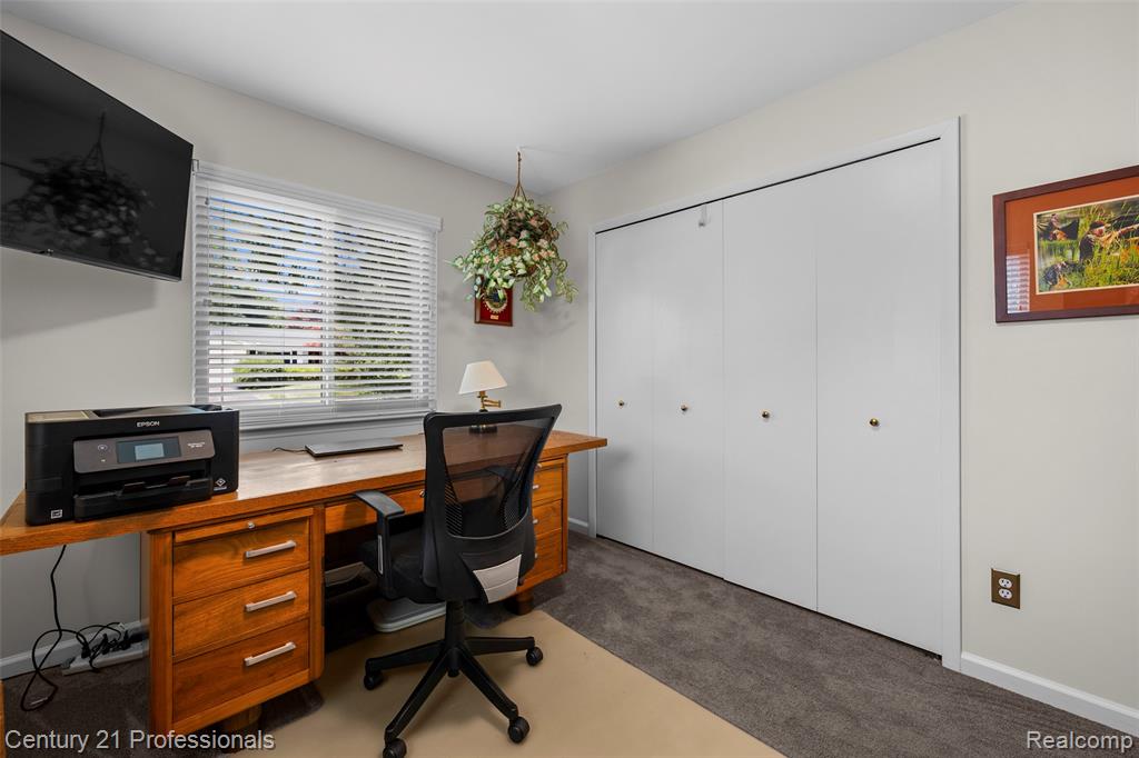 5135 Virgie Lane, West Bloomfield, MI 48324 — Photo 19