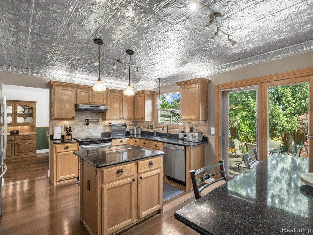 42688 Preswick Court, Van Buren, MI 48111 — Photo 7