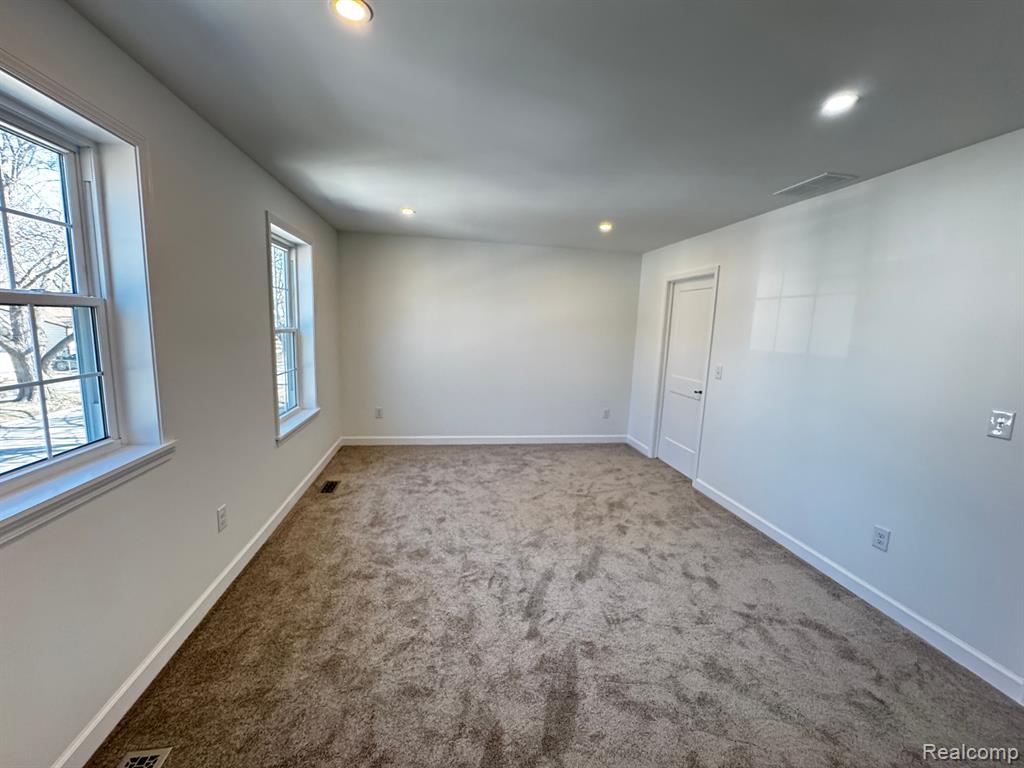 520 E EVELYN Avenue, Hazel Park, MI 48030 — Photo 26