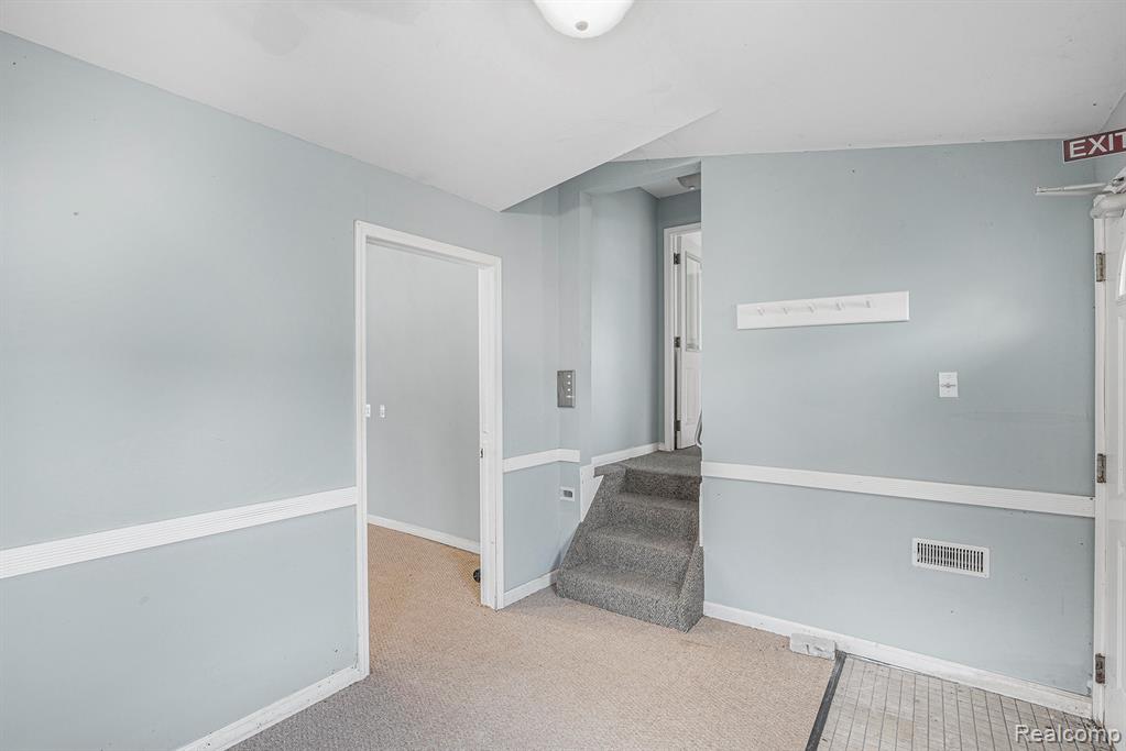 8050 Ortonville Road, Clarkston, MI 48348 — Photo 5
