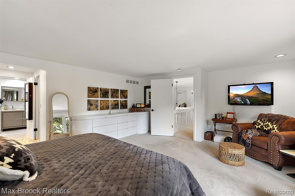 4222 Barn Meadow Lane, West Bloomfield, MI 48323 — Photo 24