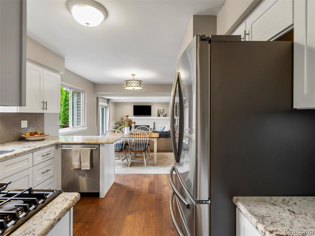 864 Dressler Lane, Rochester Hills, MI 48307 — Photo 17