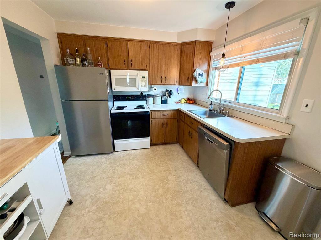 579 Lerner Avenue, Commerce Twp, MI — Photo 7