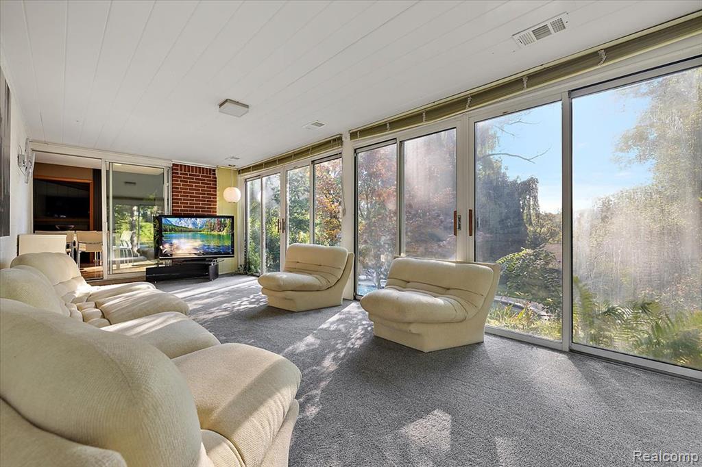 7315 Lindenmere Drive, Bloomfield Hills, MI 48301 — Photo 19