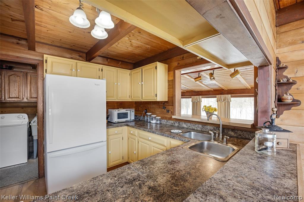 7358 Porter Road, Grand Blanc, MI 48439 — Photo 12