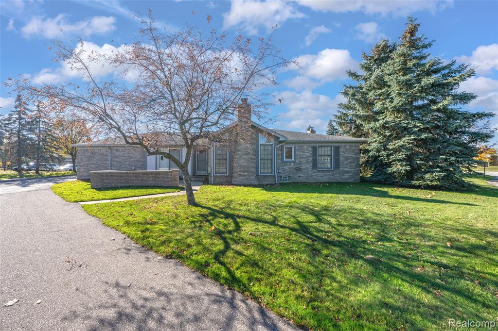 48391 Seawind Court, Shelby Twp, MI 48315 — Photo 17
