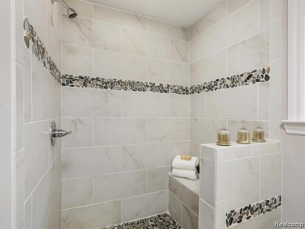 715 ORCHARD RIDGE Court, Ortonville, MI 48462 — Photo 25