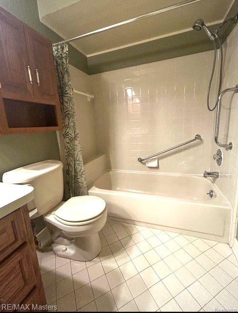 726 CLAIRE POINTE Circle, Saint Clair Shores, MI 48081 — Photo 16