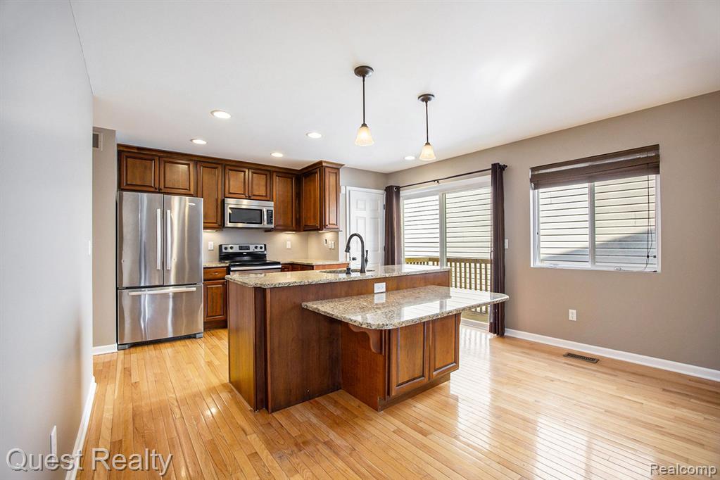 4655 CHRISTOPHER PINES Drive, Clarkston, MI — Photo 5