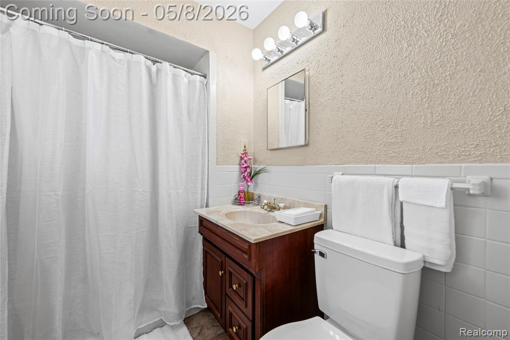 7396 Cornwall Court, West Bloomfield, MI — Photo 24