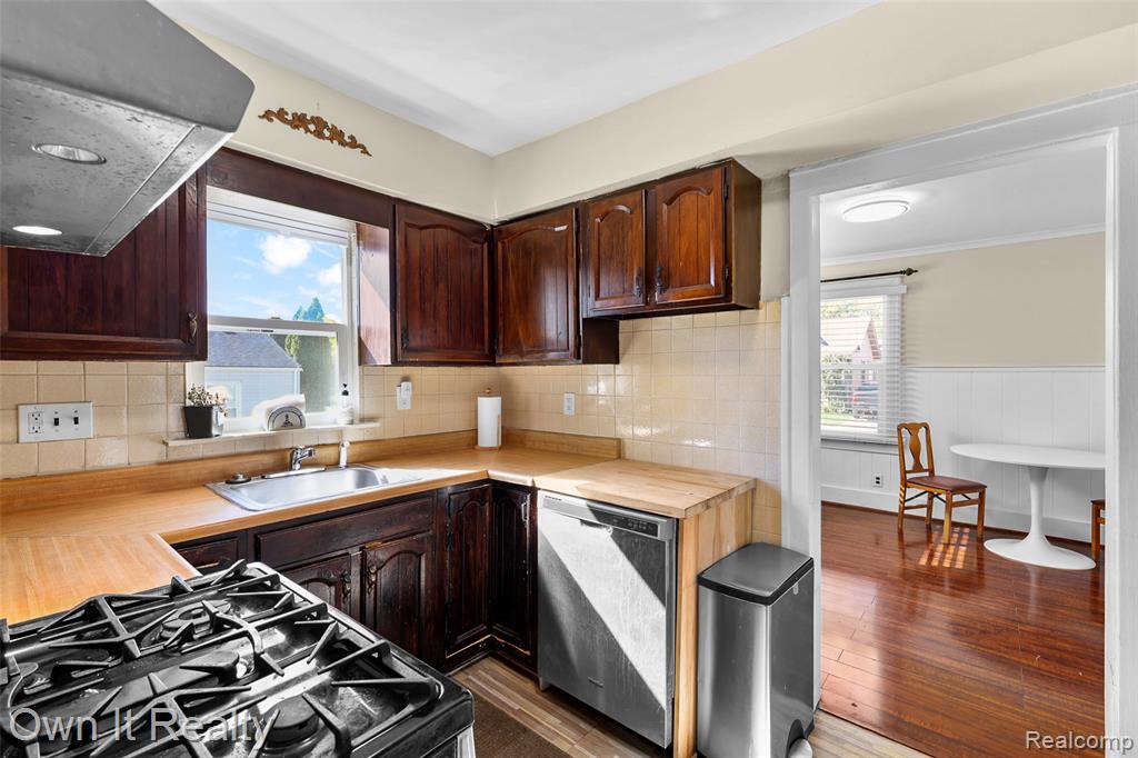 7636 Mead Street, Dearborn, MI 48126 — Photo 9