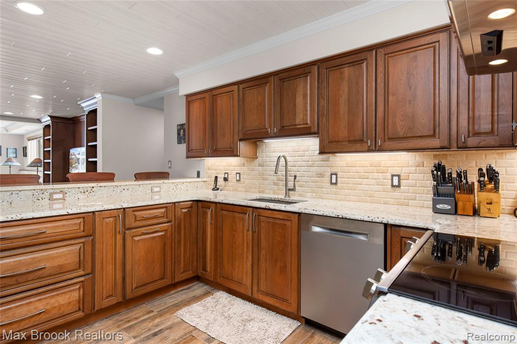 5867 BRAVO COURT, Orchard Lake Village, MI 48324 — Photo 64