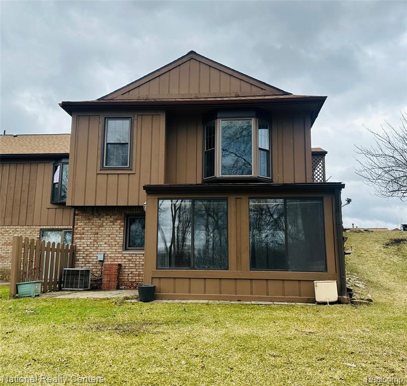 11783 Shenandoah Drive, 1, South Lyon, MI 48178 — Photo 3