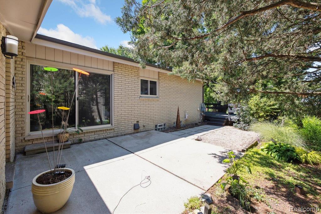 427 Rolling Green Circle S, Rochester Hills, MI 48309 — Photo 51
