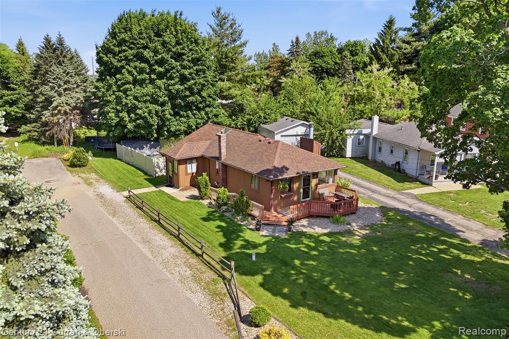 8303 Lagoon Street, Commerce Twp, MI 48382 — Photo 29