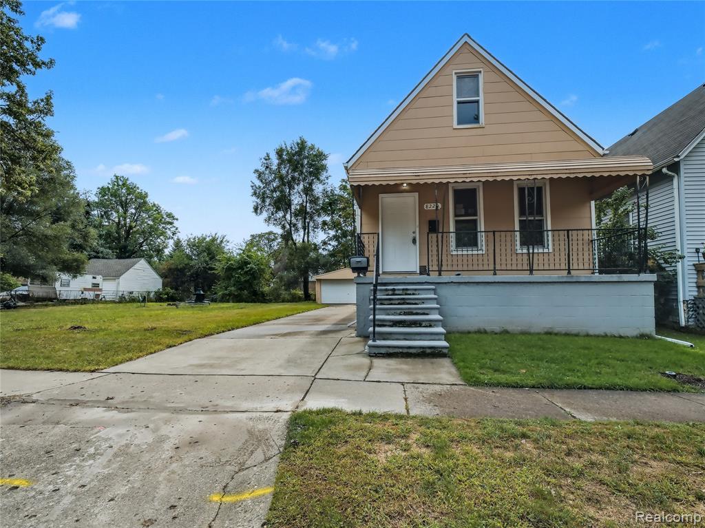 8220 Hudson Avenue, Warren, MI 48089 — front exterior