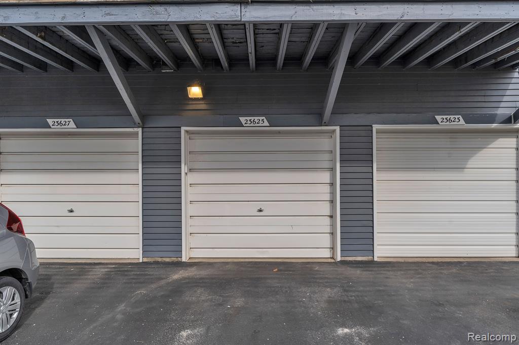 23625 STONEHENGE Boulevard, Novi, MI — Photo 37