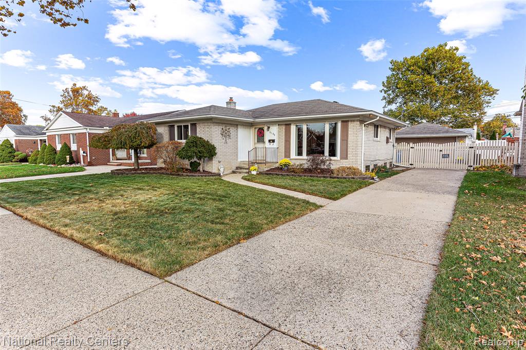 6104 Ardmore Park Circle, Dearborn Heights, MI 48127 — Photo 37