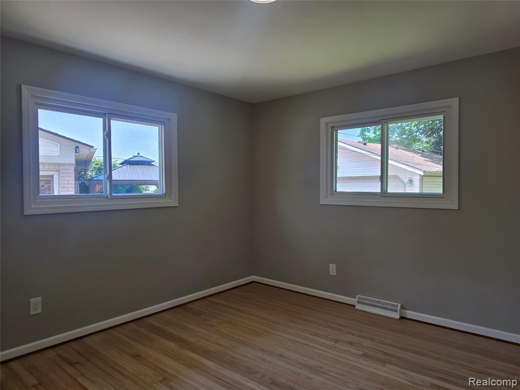 7621 N Wildwood Street, Westland, MI — Photo 21