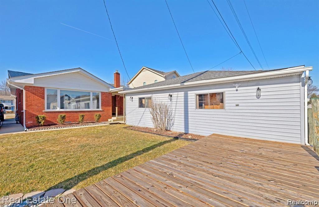 45752 JEFFERSON Avenue, Chesterfield, MI 48047 — Photo 42