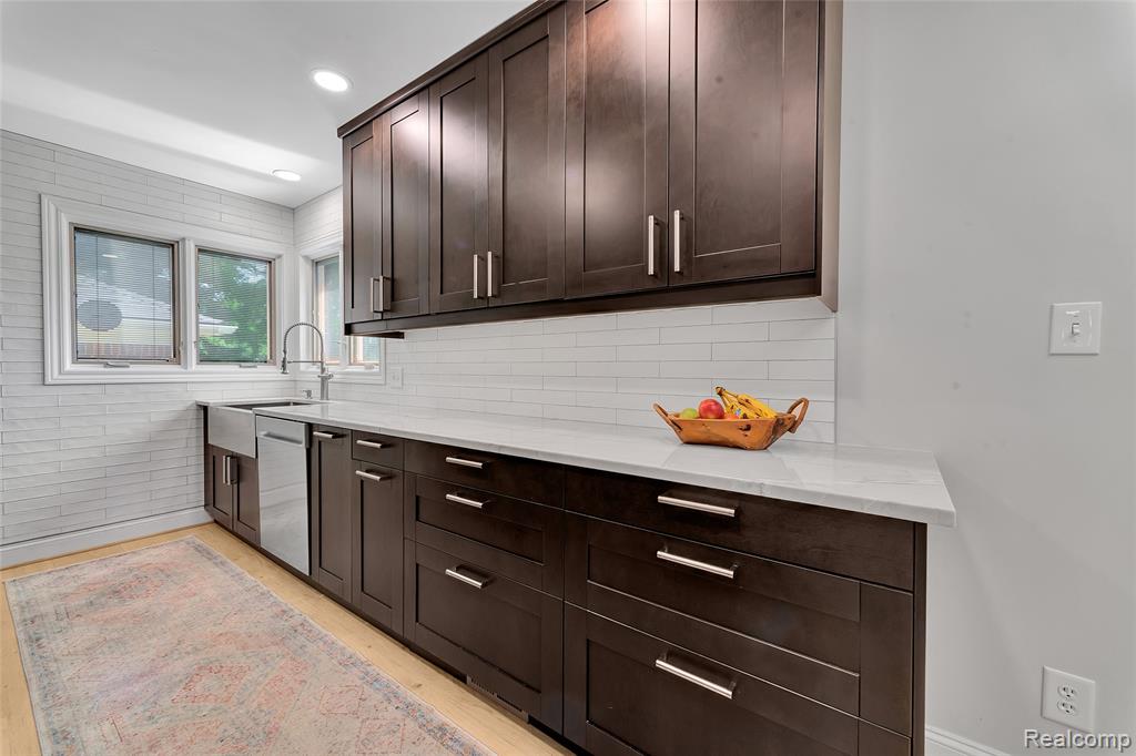 549 S Bywood Avenue, Clawson, MI — Photo 13