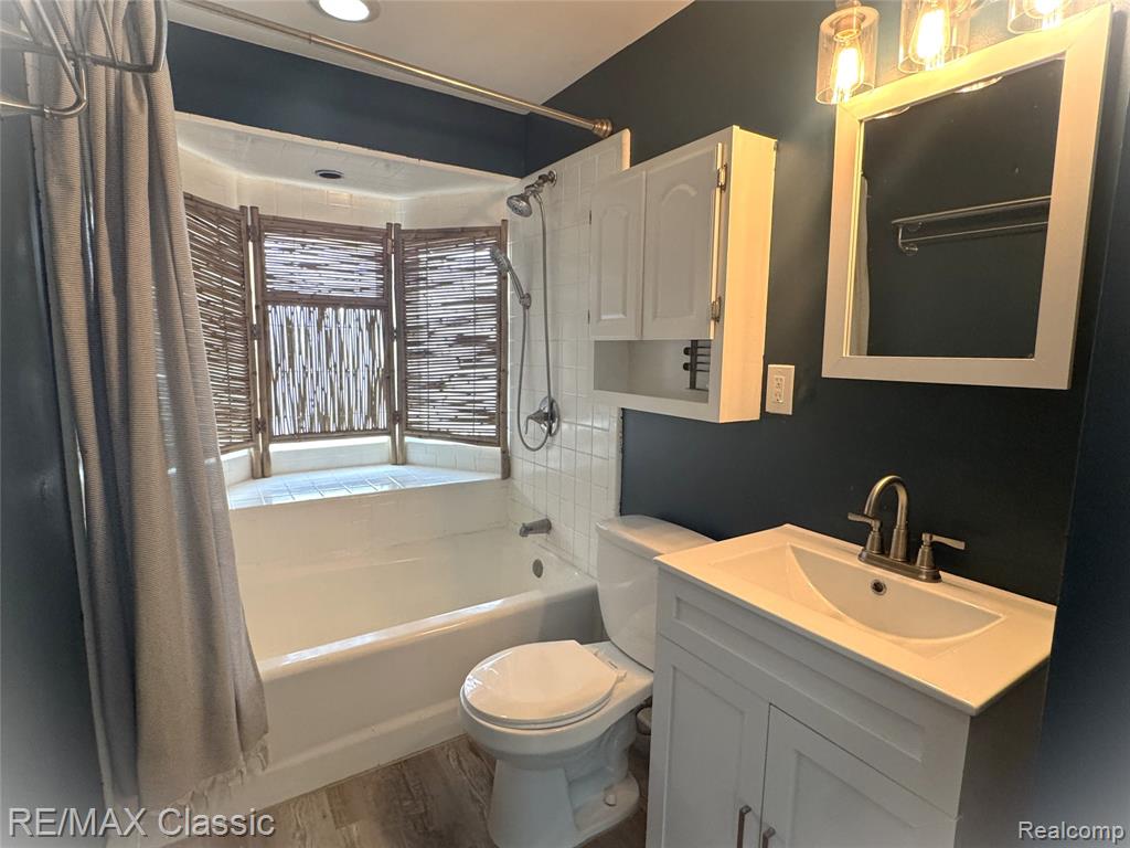 1508 LAKEVIEW Drive, Wolverine Lake, MI 48390 — Photo 26