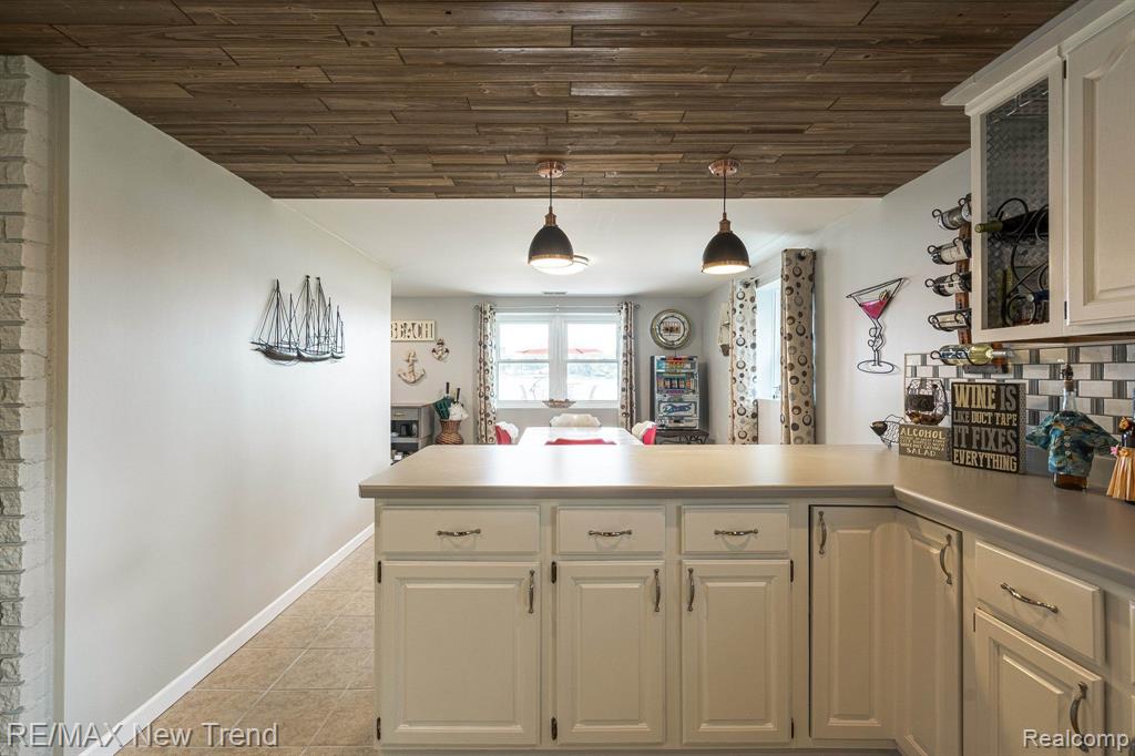 6768 HATCHERY Road, Waterford, MI 48327 — Photo 48